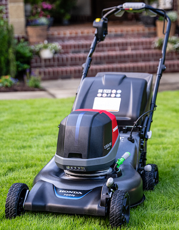 Walk-behind battery-powered lawn mower Walk-behind battery-powered lawn mower