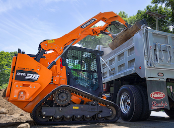 Develon DTL 30 compact track loader