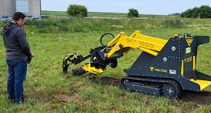 Volteq SKY 1000 remote-controlled track loader