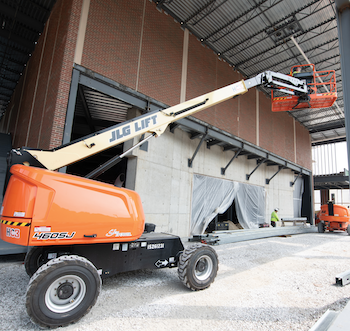 JLG HC3 boom lifts