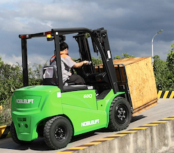 Noblelift Li-ion-powered forklift