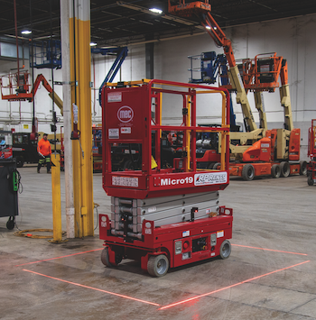 Scissor lfis with perimeter lighting for safety